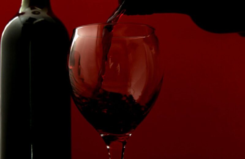 Kupine sadrže vitamine, minerale i antioksidante koji podržavaju zdravlje kostiju, regulaciju šećera i kognitivne funkcije.